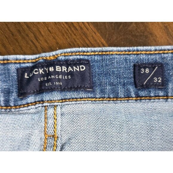 Lucky Brand Men's 223 StraExperience the perfect blend of comfort and style with - Picture 4 of 16